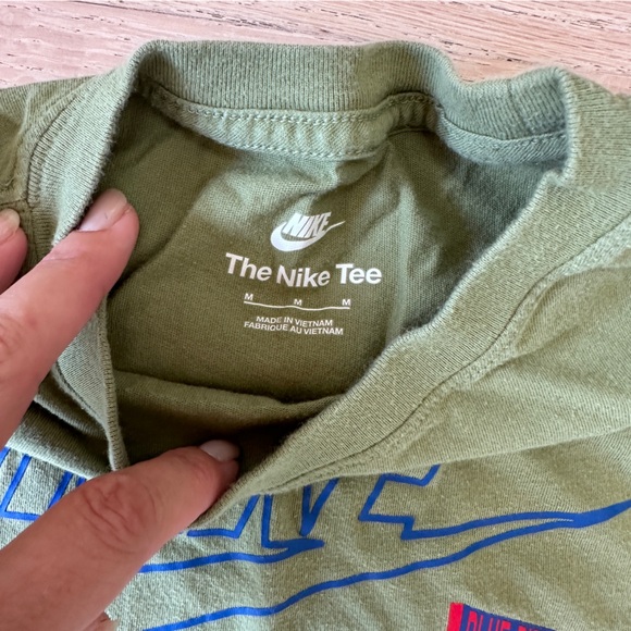 NIKE - Collection of 4 coloured Nike T-Shirts - Picture 5 of 9